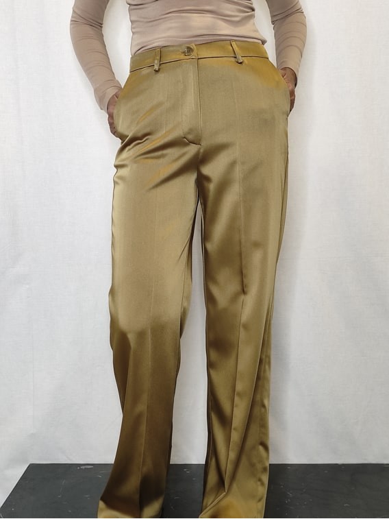 Pantaloni donna ampi tinta olio tasche laterali Kartika vista frontale Con senso abbigliamento Torino