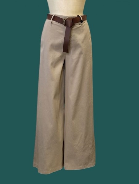 Pantalone donna beige a palazzo Le streghe vista frontale Con.senso abbigliamento Torino