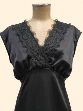 Abito midi nero in raso Susy Mix particolare pizzo su scollo Con.senso abbgliamento Torino