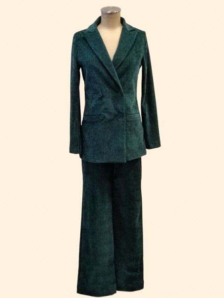 Completo donna ciniglia verde giacca e pantaloni vista frontale Con.senso abbigliamento Torino
