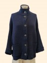 Giacca donna in maglia blu collo alzato chiusura con bottoni 2 tasche Kartika vista frontale Con.senso abbigliamento Torino
