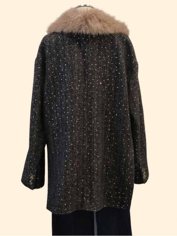 Giaccone donna nero moro con paillettes e collo eco pelliccia vista dietro Con.senso abbigliamento Torino