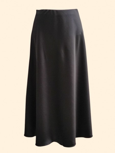Gonna midi in raso nero vista frontale Con.senso abbigliamento Torino
