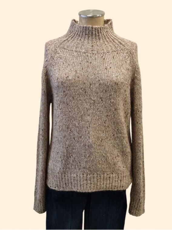 Maglia donna fantasia beige moro collo alzato con paillettes Kartika vista frontale Con.senso abbigliamento Torino