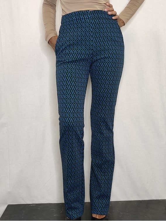 Pantaloni donna jacquard blu tasche laterali gamba dritta Kontatto vista frontale Con senso abbigliamento Torino